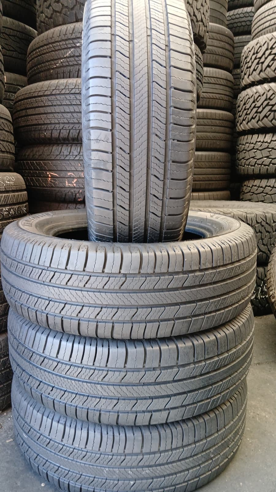 🛞 Michelin Premier LTX – 225/60R18 All-Season Tires (Set of 4, Used – Excellent Condition)
