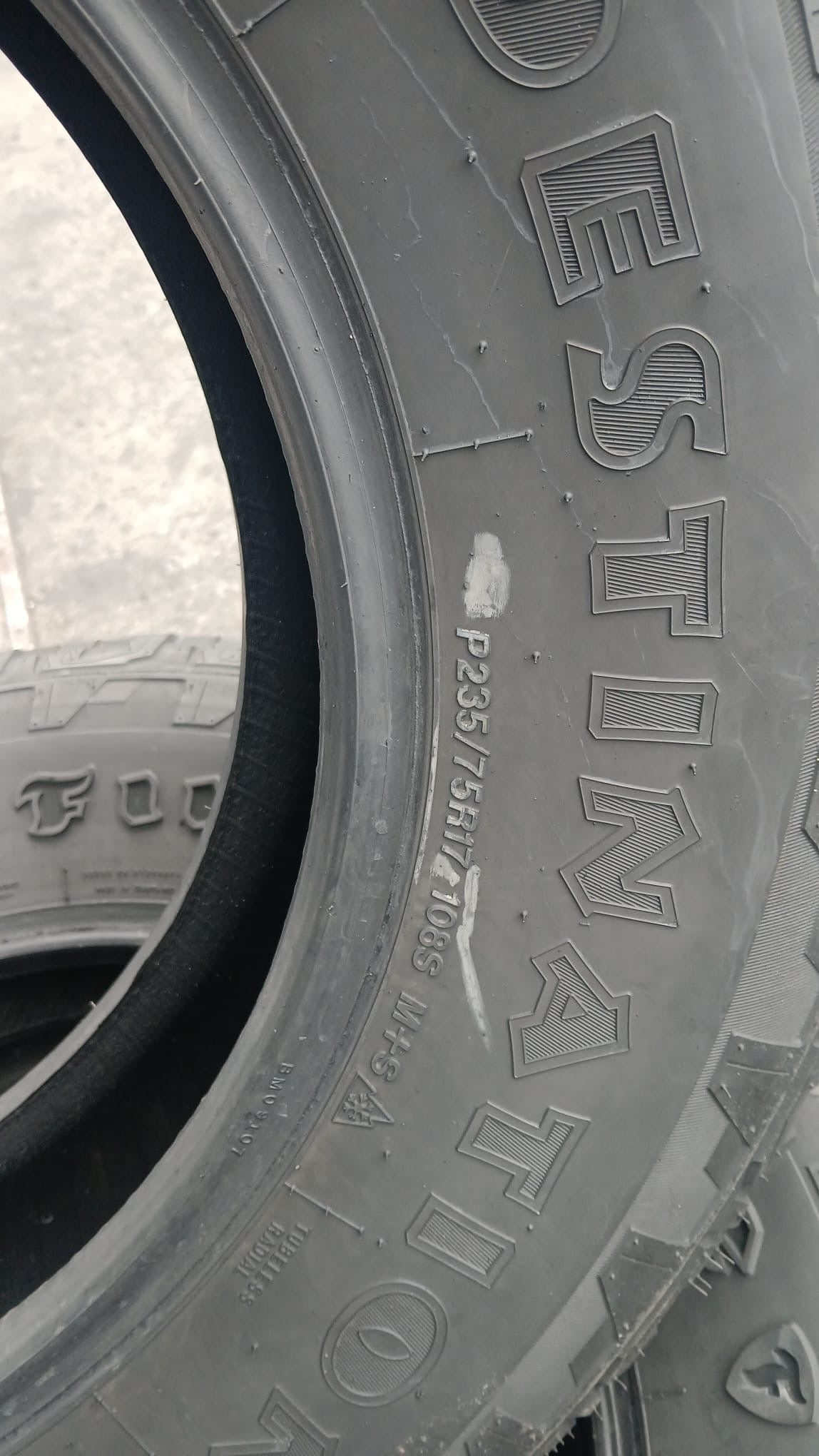 Set of 4 Firestone Used Tires SIZE: 235 75 17