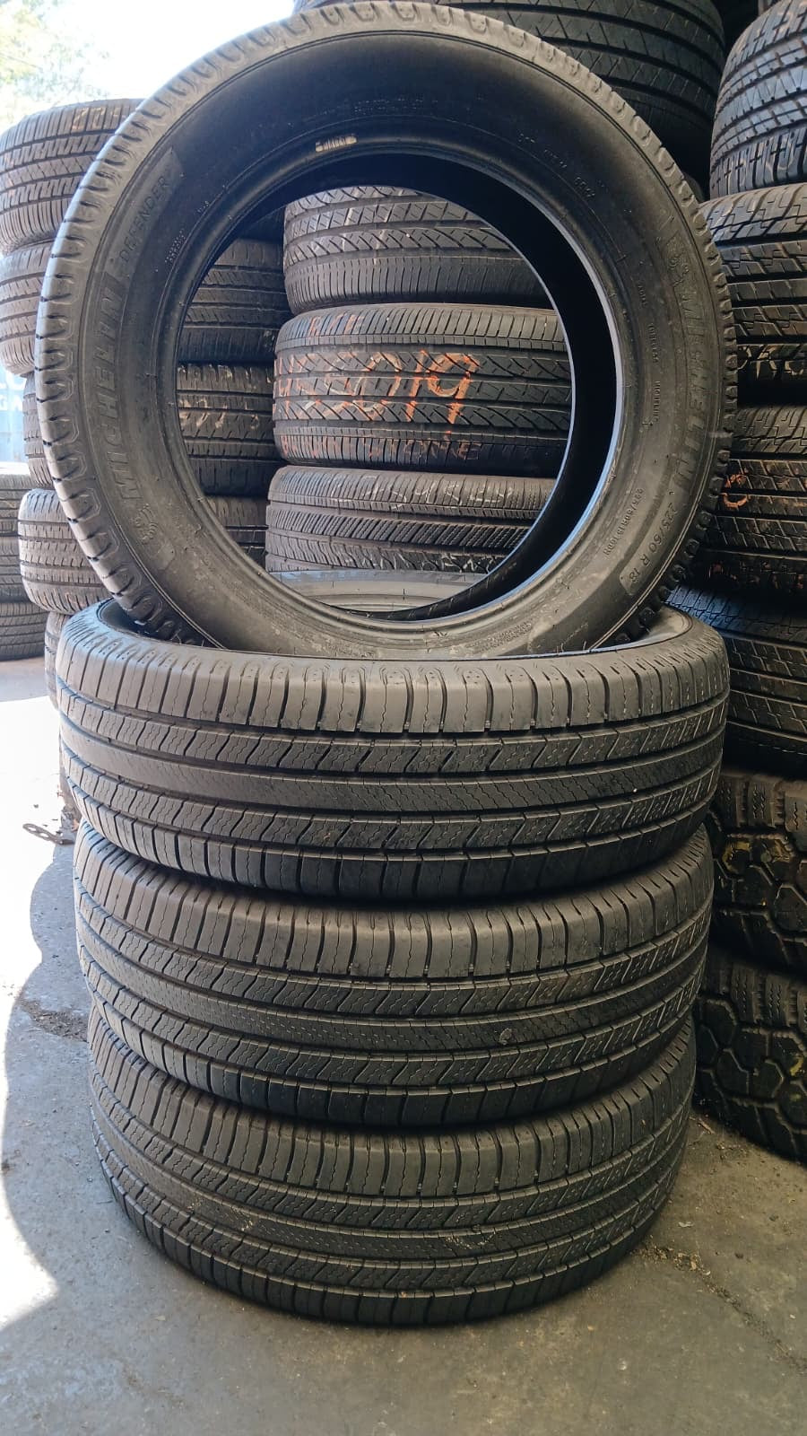 🛞 Michelin Premier LTX – 225/60R18 All-Season Tires (Set of 4, Used – Excellent Condition)