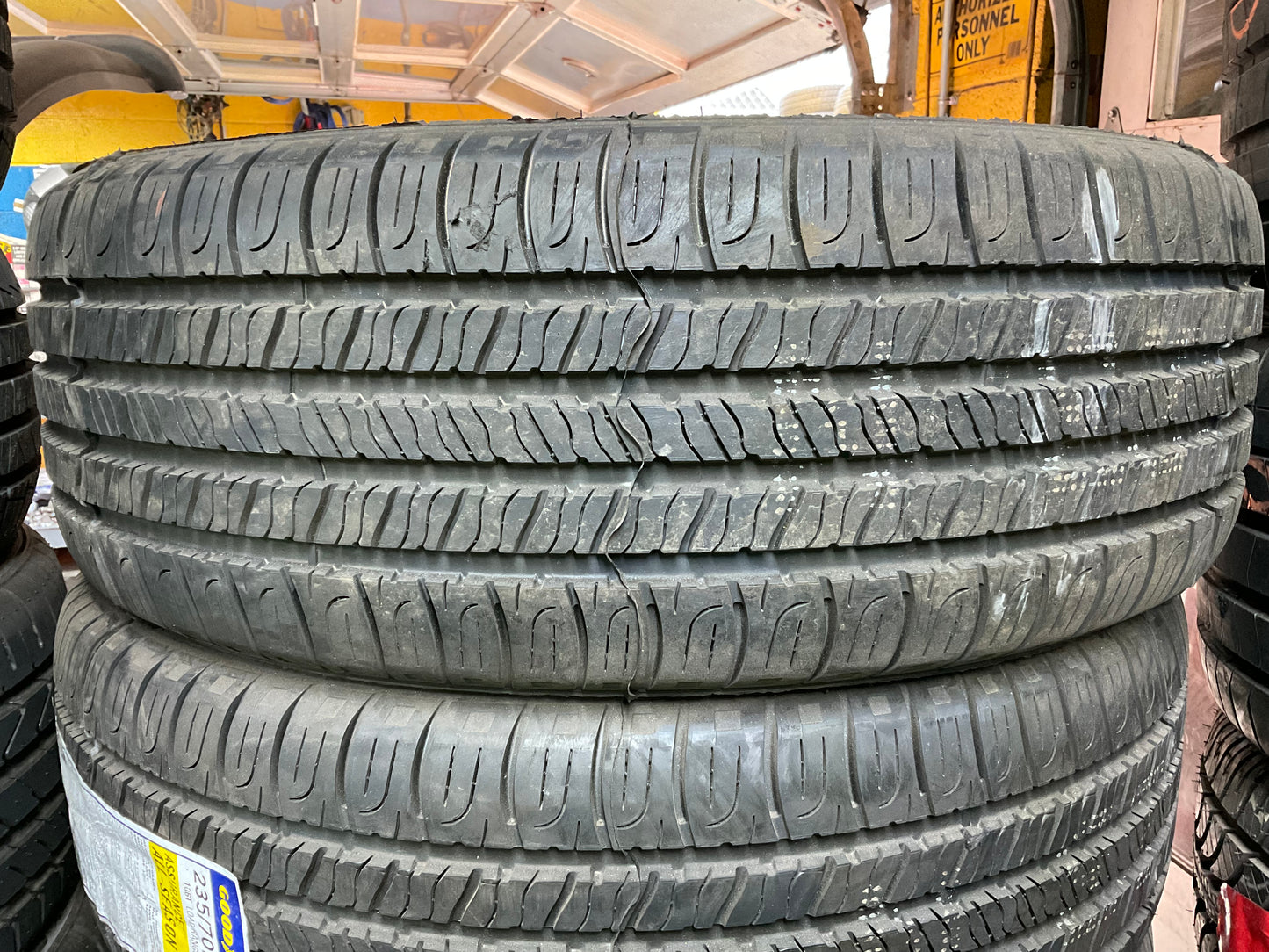 235/70/16 Goodyear Assurance 106T M+S. All-season