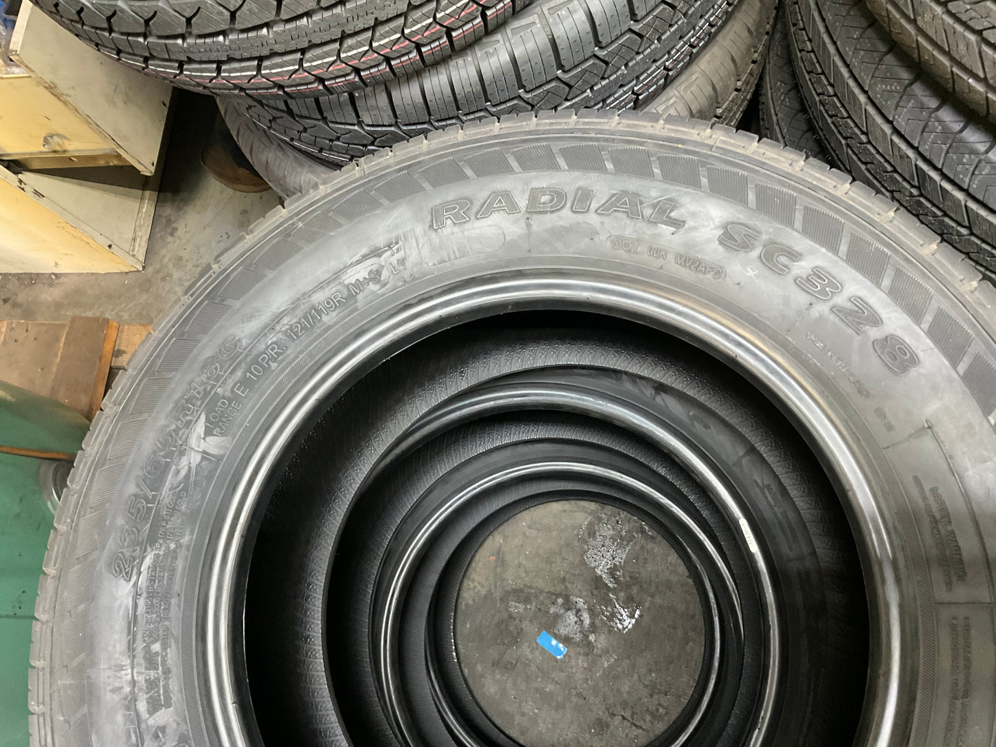 235/65R16C 121/119R E Westlake