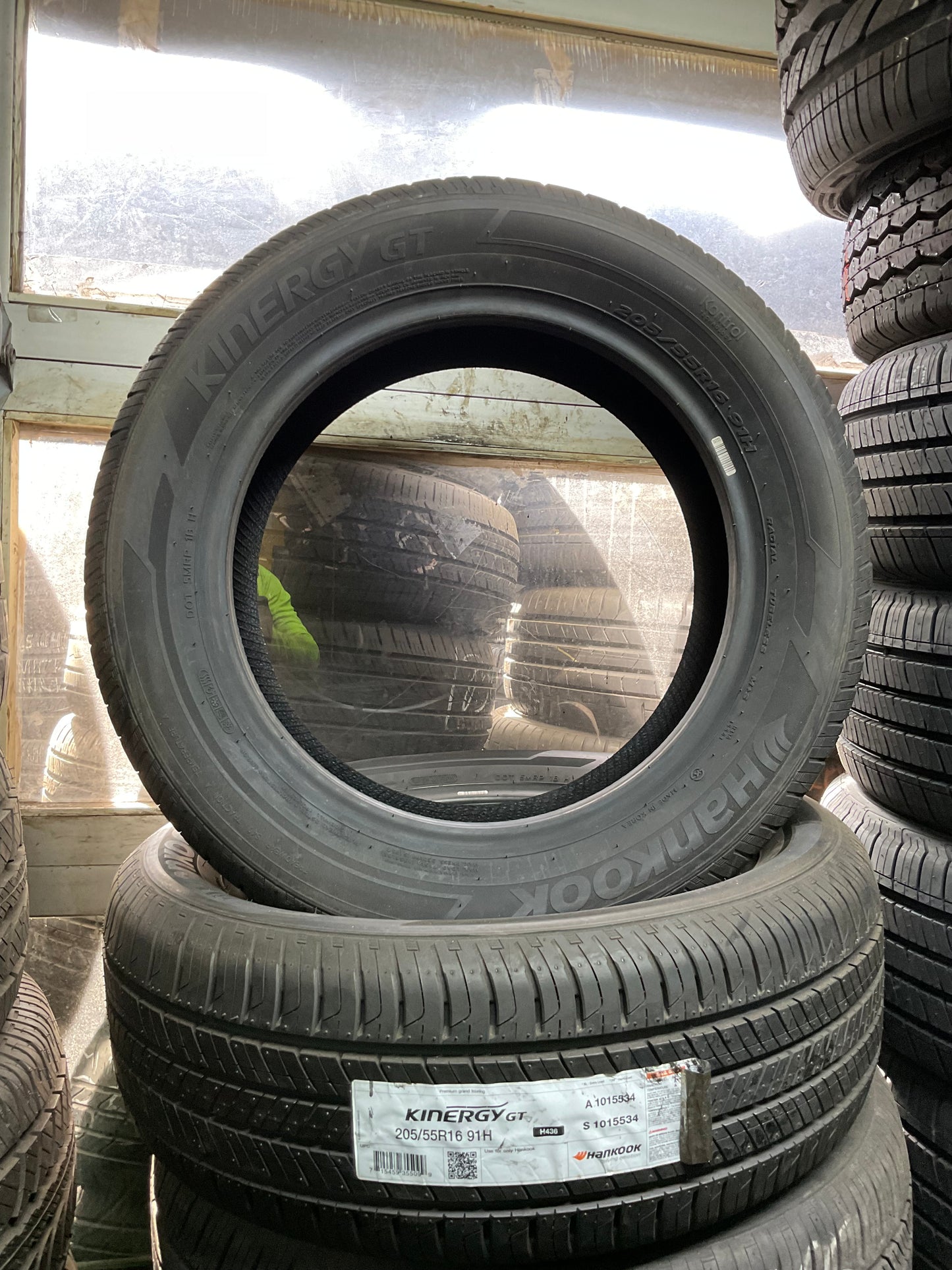 205/55/16 hankook kinergy GT 91h