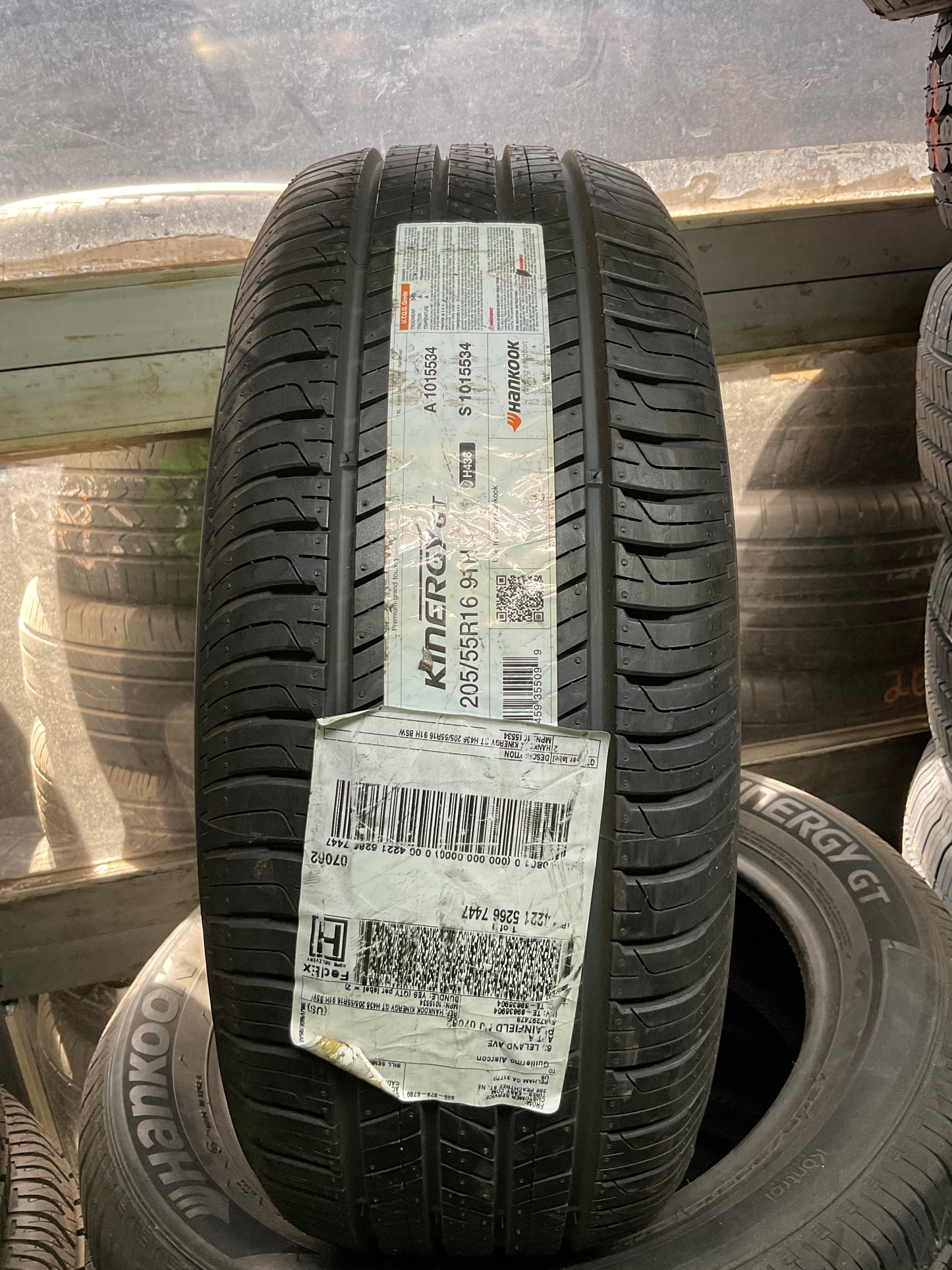 205/55/16 hankook kinergy GT 91h