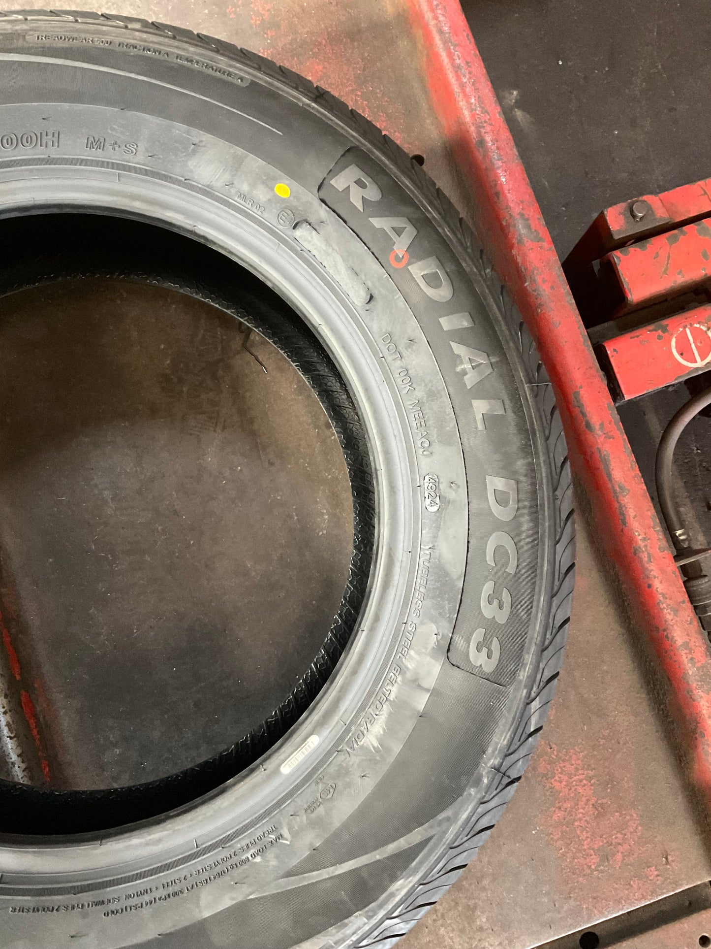 235/60R16 Dcenti DC33 UHP Summer