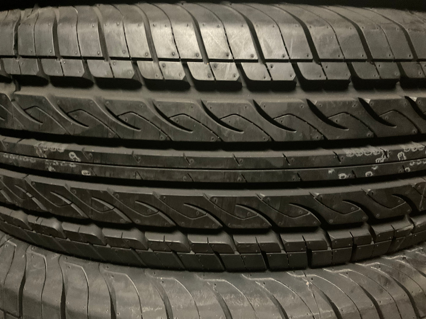 205/70R15 96H Dcenti DC33 UHP Summer