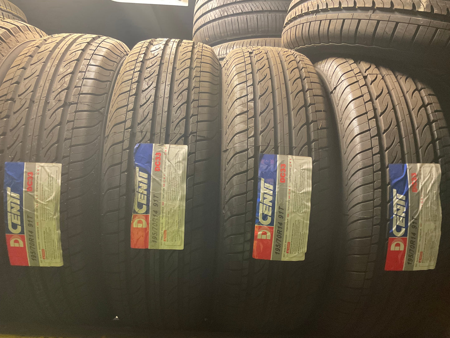 195/70R14 91T Dcenti DC33