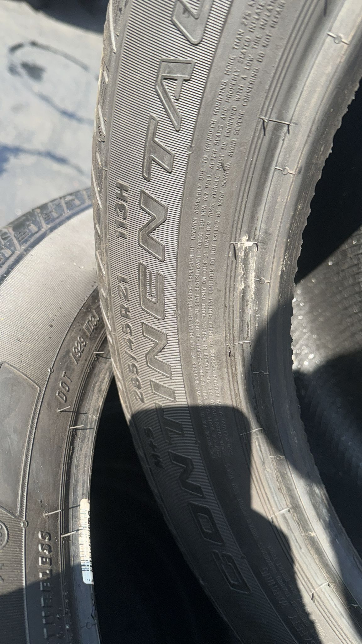 285/45R21 113H | High-Performance Continental Tires - SET OF 4 - USED