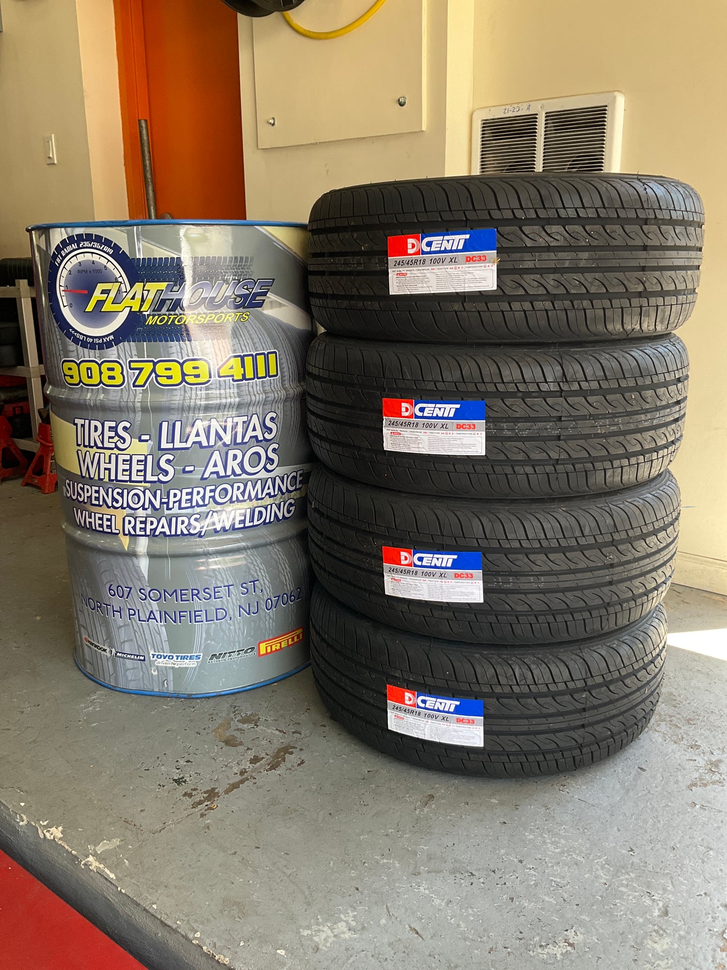 245/45R18 DCENTI 100V XL DC33