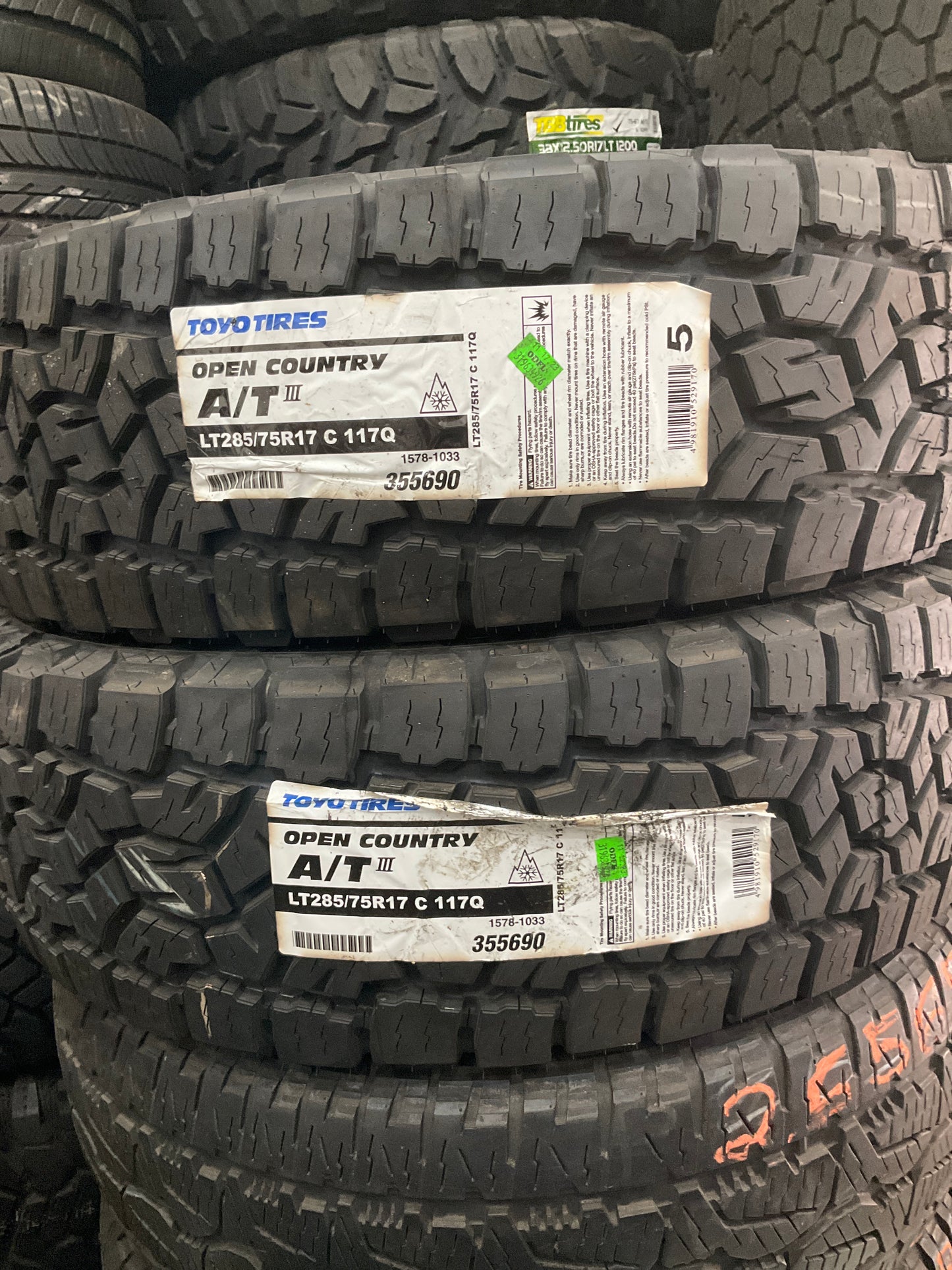 Toyo Open Country A/T III LT285/75R17 C/6PLY BSW