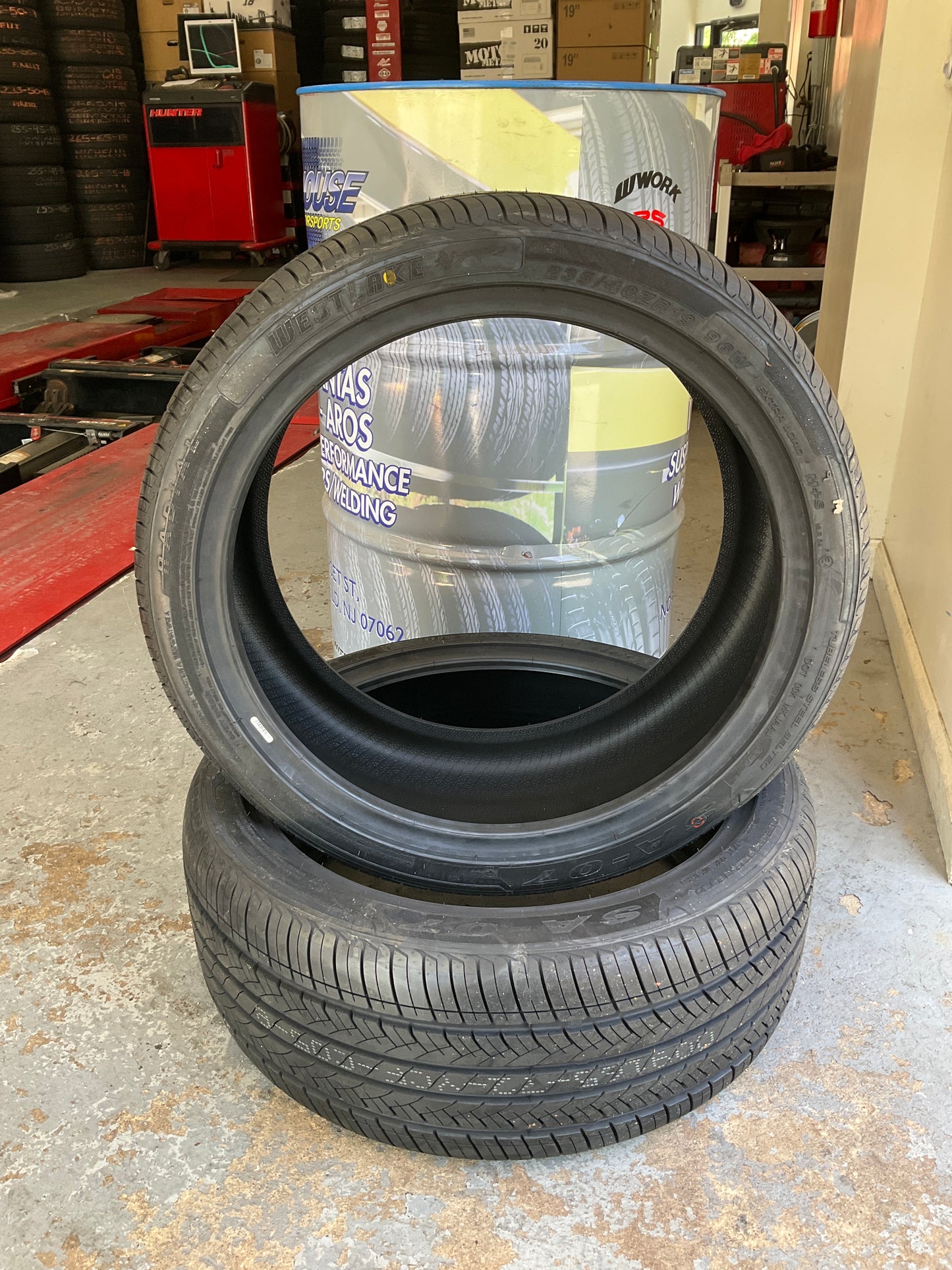 Westlake SA07 Sport All Season 235/40ZR19 96W XL Passenger Tire