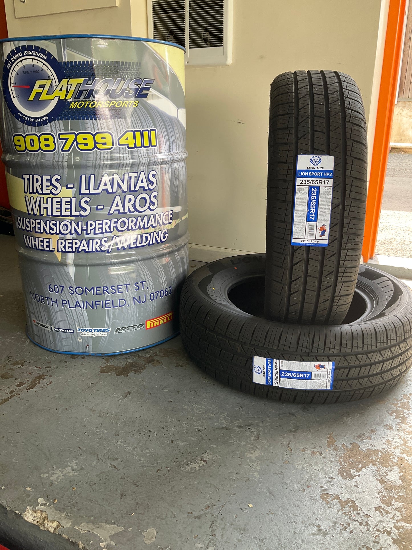 Leao Lion Sport HP3 All Season P235/65R17 104H Passenger Tire