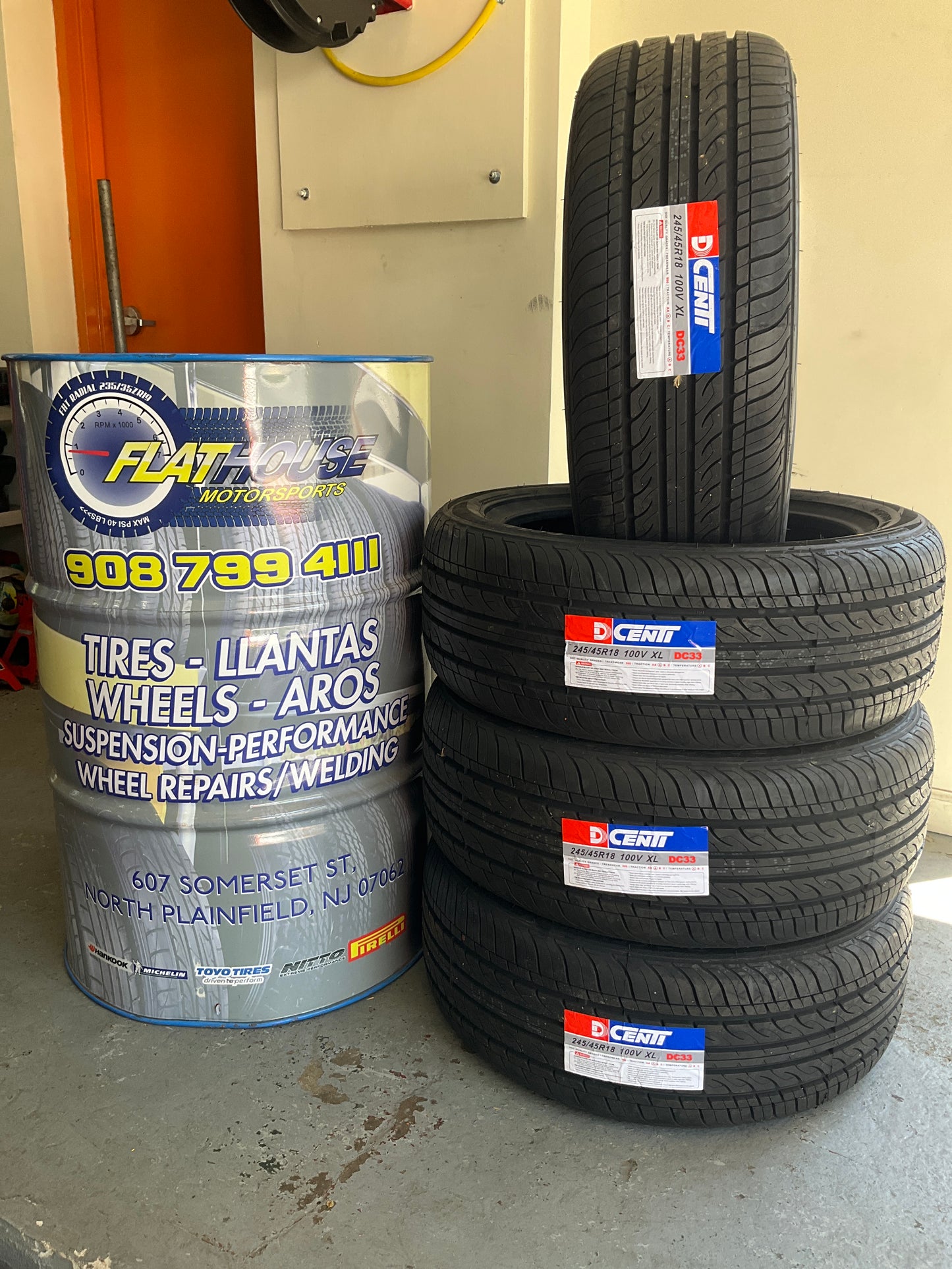 245/45R18 DCENTI 100V XL DC33