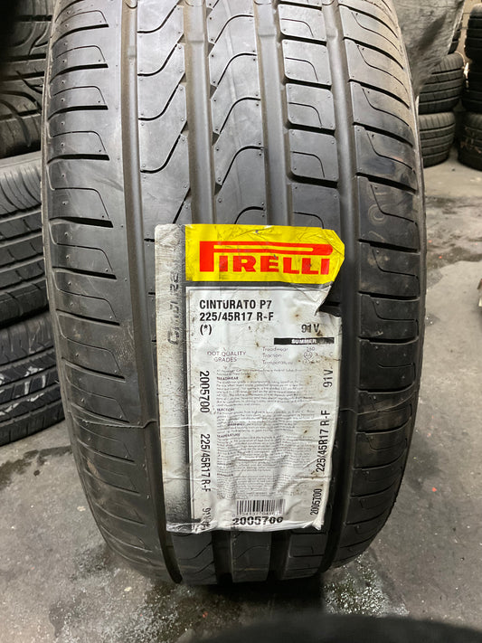 225/45/17 Pirelli Cinturato P7 Run flat 91v