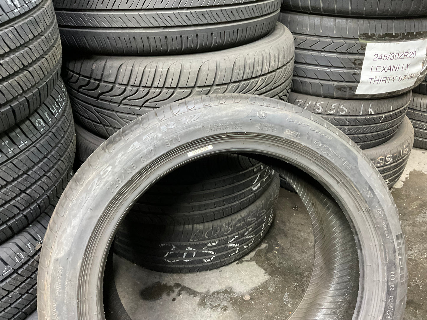 225/45/17 Pirelli Cinturato P7 Run flat 91v