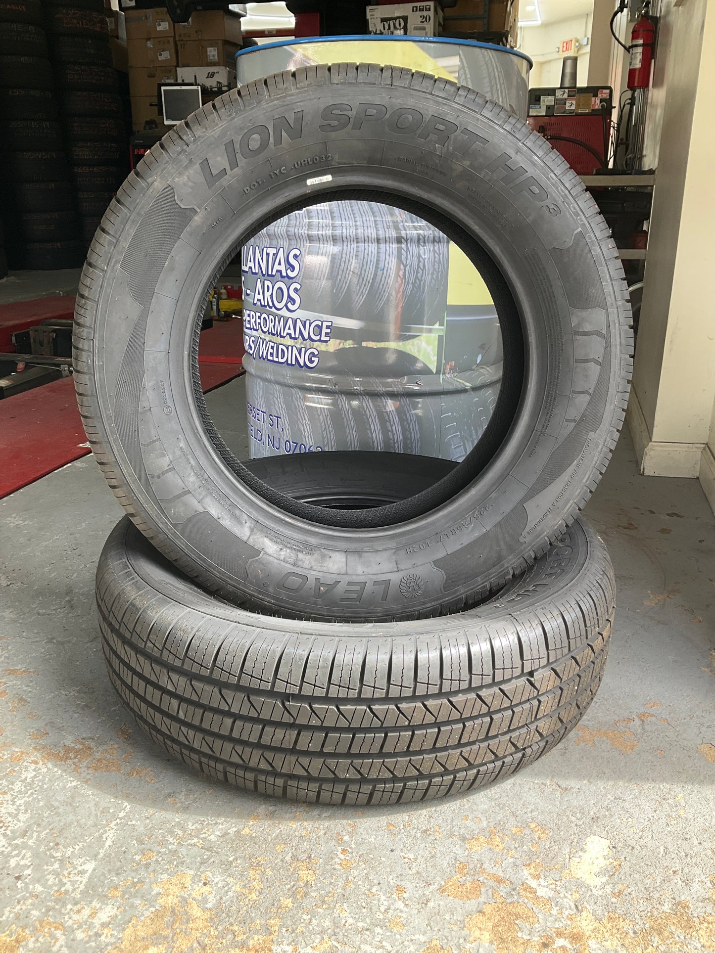 Leao Lion Sport HP3 225/65R17 102H A/S Performance Tire