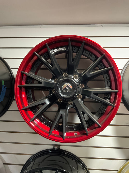 FUEL OFF-ROAD FC402 CATALYST 20X9, 6X135, 5.79, 20mm MATTE BLACK WITH CANDY RED LIP